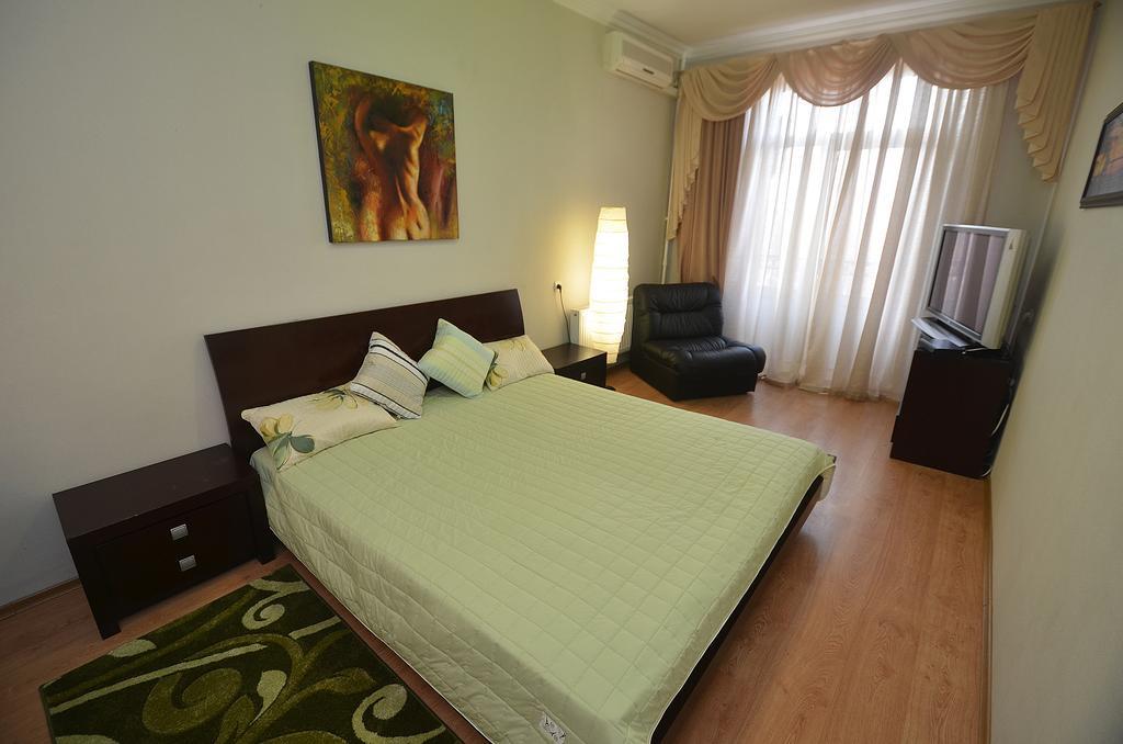 Apartments In The City Center On Sobornaya Street Mîkolaiiv Cameră foto